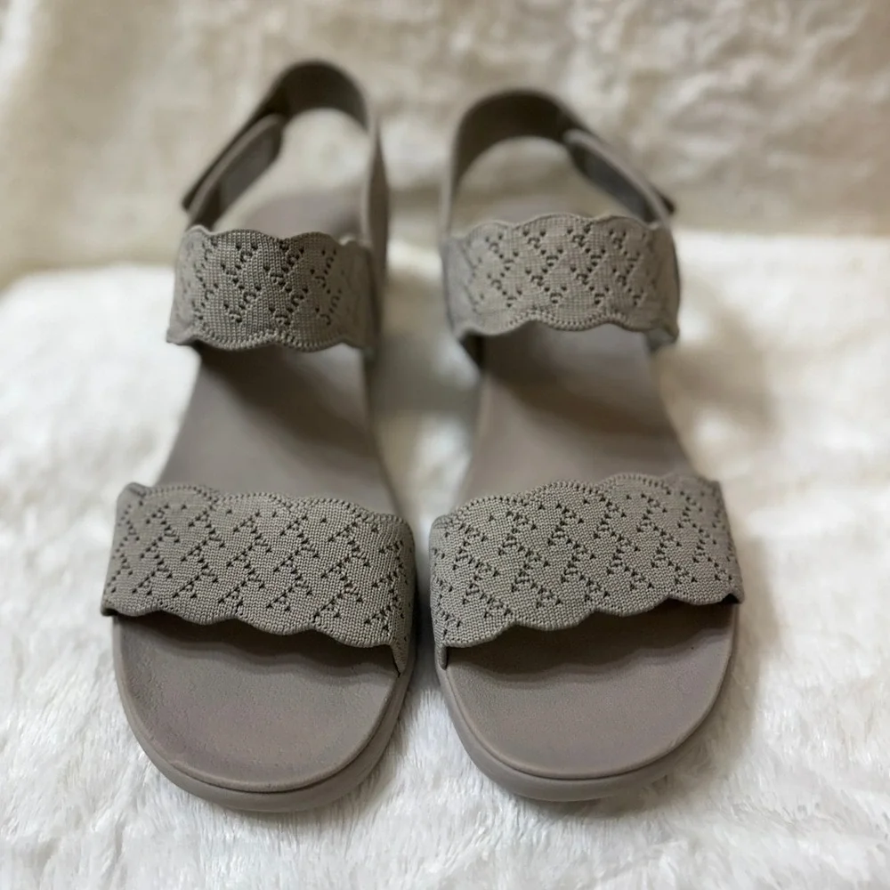 Skechers Arya On The Rise Luxe Foam Sandals Grey Womens Size 7 Comfort Wedge - Picture 1 of 10